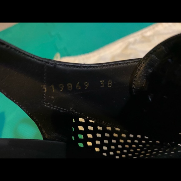 Balenciaga heels in like new condition. Only tried on inside.size 38 = size 8 us - Picture 6 of 7